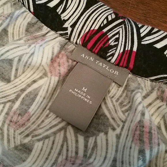 Ann Taylor Top Medium - Picture 2 of 5